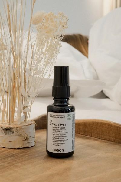 Le spray d'aromachologie Doux Rêves aux huiles essentielles de néroli Le spray d'aromachologie Doux Rêves aux huiles essentielles de néroli