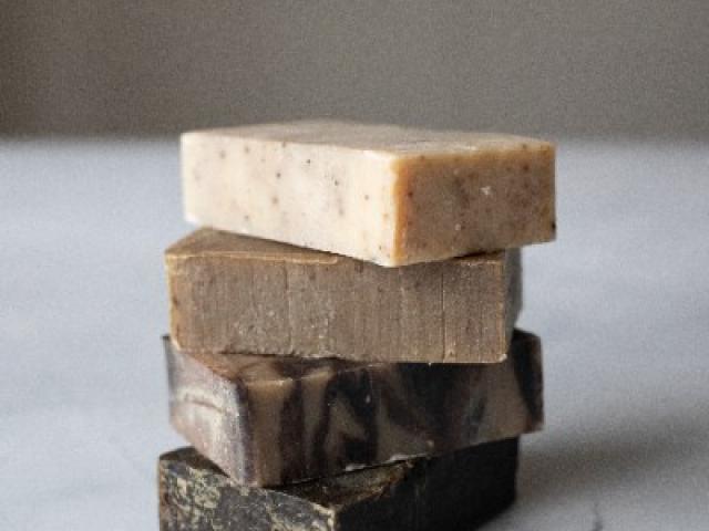 Pourquoi le savon n'est pas adapté pour nettoyer votre peau du visage ?